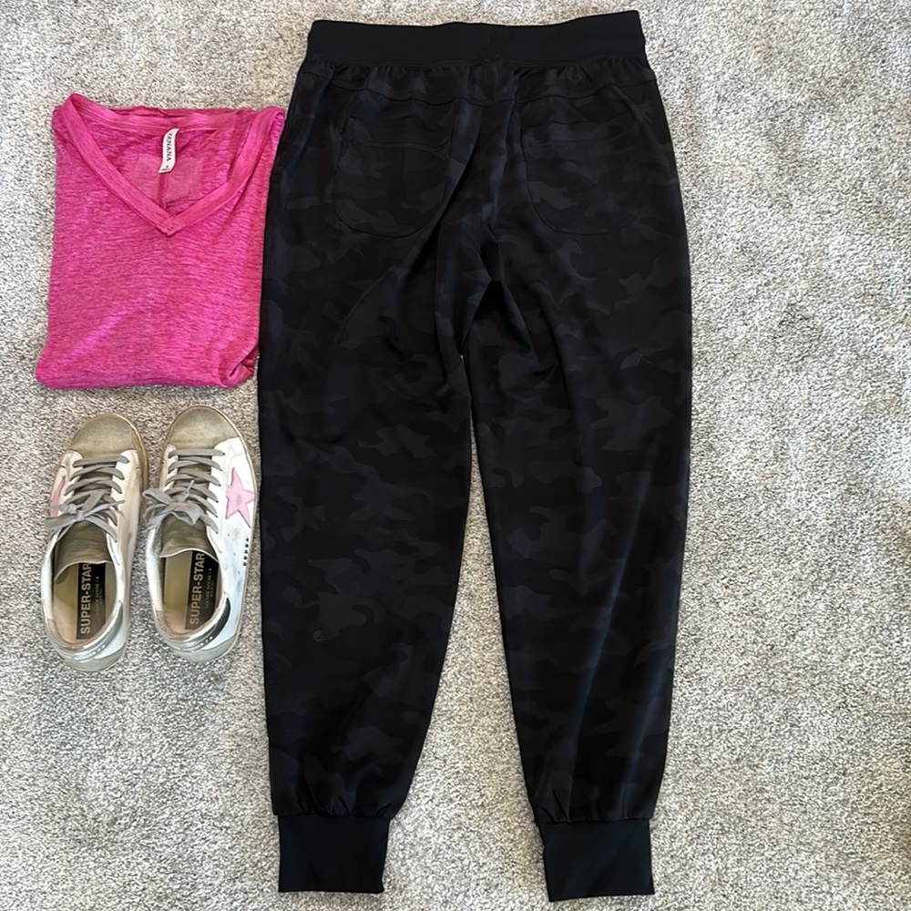 CRZ YOGA Camo Print Jogger Pants - Picture 6 of 8